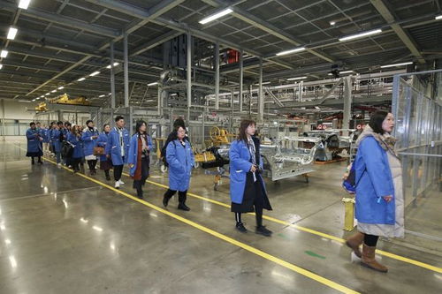 華晨寶馬鐵西工廠上演快閃時裝秀,造車也是一種藝術(shù)